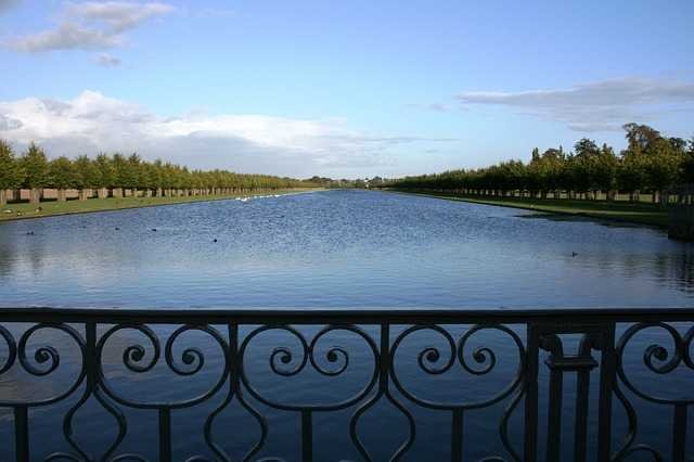 hampton court